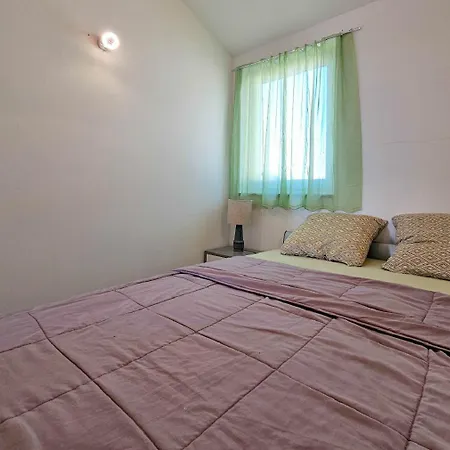 Bezauberndes Mit Meerblick, Klima, Wifi, Parkplatz * Karpinjan